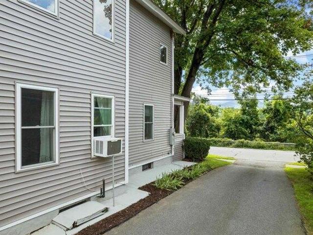 house with 4 bedroom, Hartford VT ES105497427
