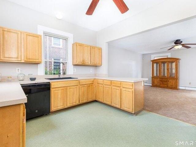 house with 4 bedroom, Hartford CT ES105414015
