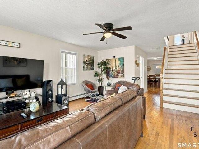 house with 4 bedroom, Hartford CT ES105632553