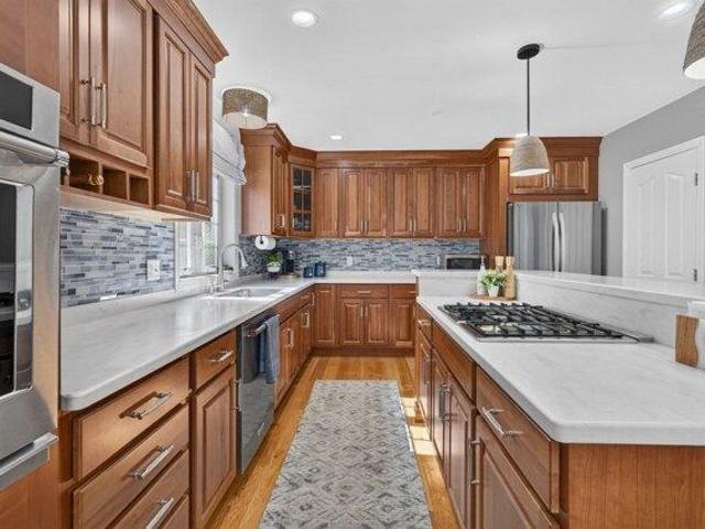 house with 4 bedroom, Haverhill MA ES105575450