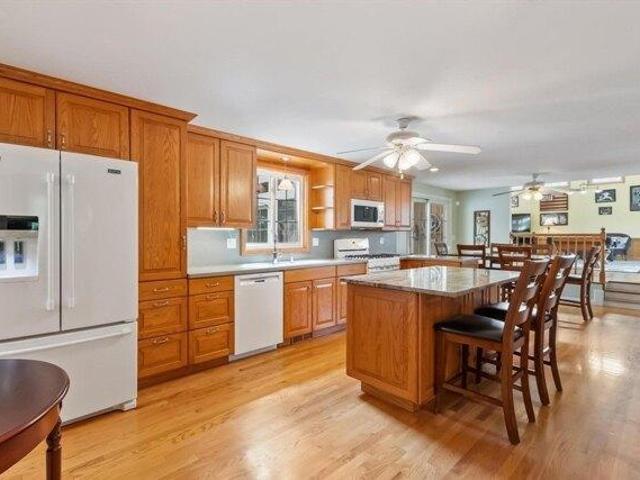 house with 4 bedroom, Haverhill MA ES105630323