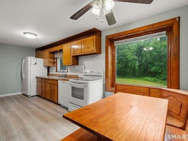 house with 4 bedroom, Hebron CT ES105438300