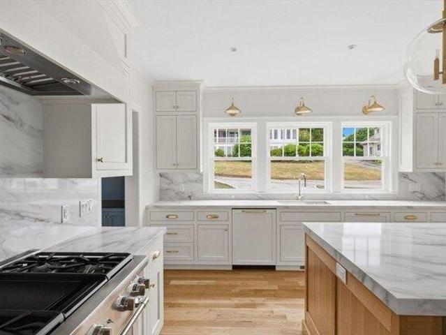 house with 4 bedroom, Hingham MA ES104908114