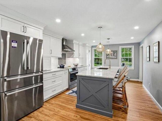house with 4 bedroom, Hingham MA ES105609766