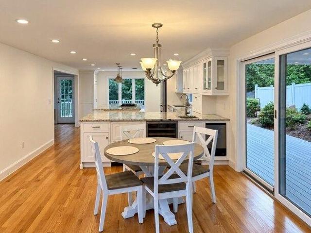 house with 4 bedroom, Hingham MA ES105630933