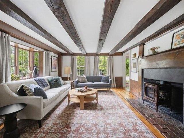 house with 4 bedroom, Hingham MA ES105632023