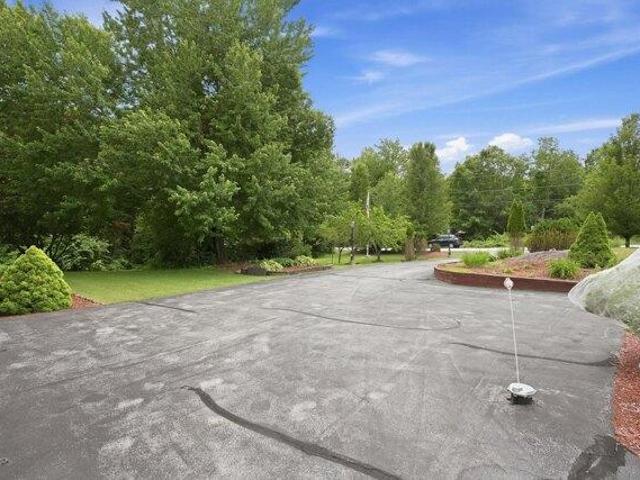house with 4 bedroom, Hooksett NH DS104235443
