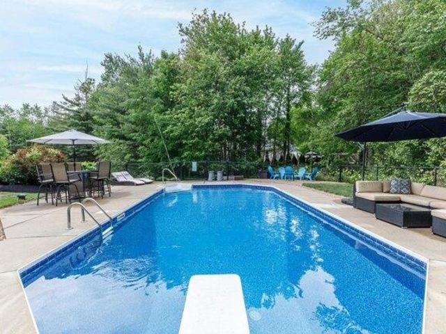 house with 4 bedroom, Hooksett NH DS104237560