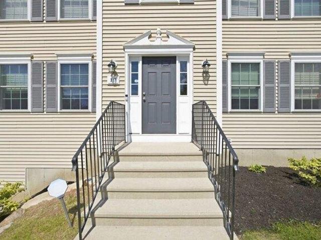 house with 4 bedroom, Hooksett NH ES104351269