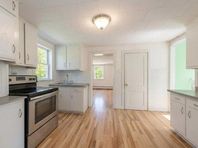 house with 4 bedroom, Holbrook MA ES106158008