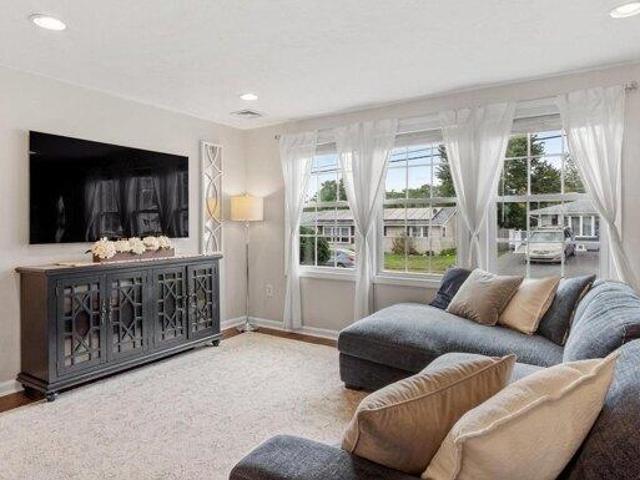 house with 4 bedroom, Holbrook MA ES106234971