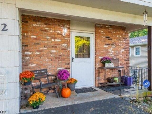 house with 4 bedroom, Hopatcong NJ ES106127538