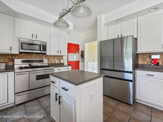 house with 4 bedroom, Hurley NY ES105292722