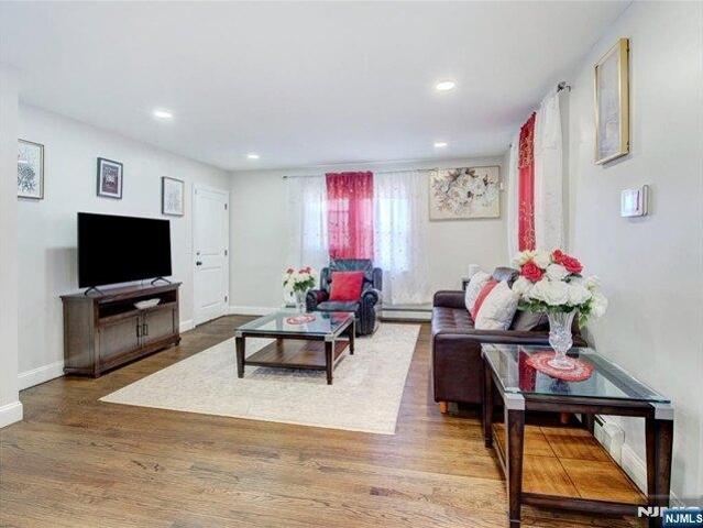 house with 4 bedroom, Irvington NJ ES105768498