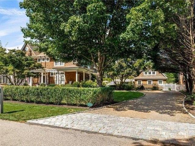 house with 4 bedroom, Jamestown RI ES105662214