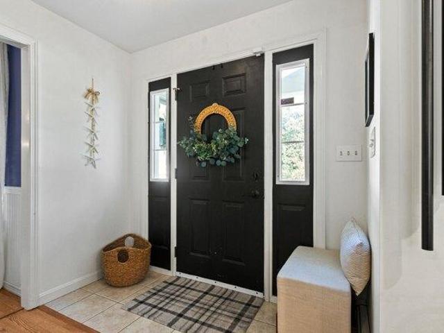 house with 4 bedroom, Kennebunk ME ES105929413