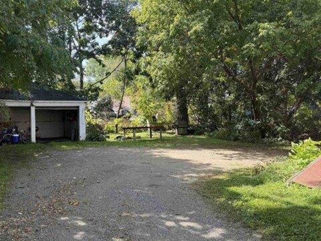 house with 4 bedroom, Keene NH ES105426051