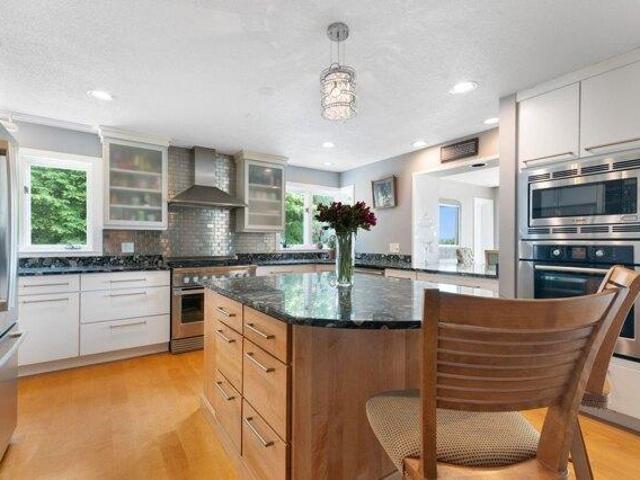house with 4 bedroom, Keene NH ES105550884