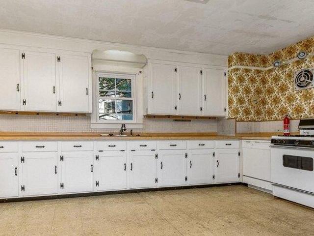 house with 4 bedroom, Kittery ME ES104834302