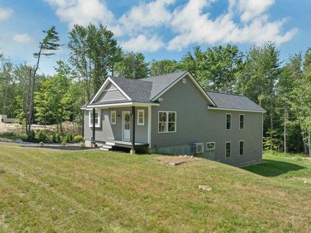 house with 4 bedroom, Laconia NH ES105404771