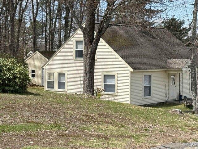 house with 4 bedroom, Laconia NH ES105474548