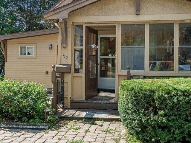 house with 4 bedroom, Laconia NH ES105629561