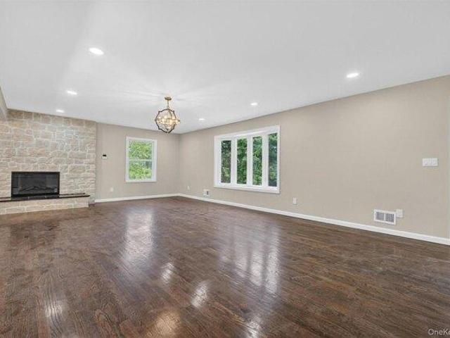 house with 4 bedroom, Lagrangeville NY ES105289912