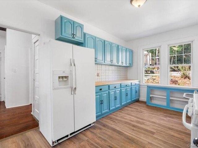 house with 4 bedroom, Lake Peekskill NY ES105275928