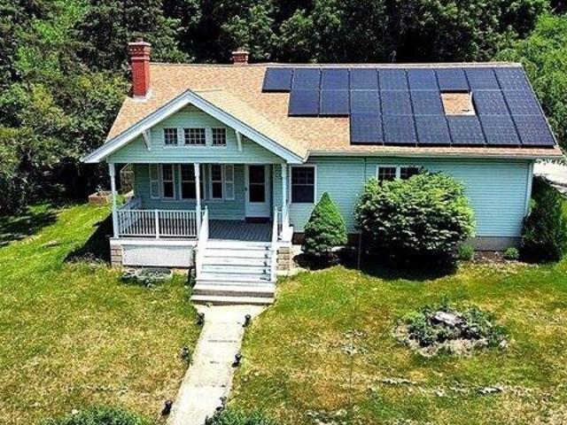 house with 4 bedroom, Leominster MA ES104445835
