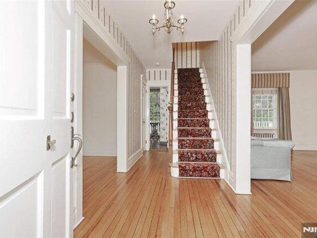 house with 4 bedroom, Leonia NJ ES104852817