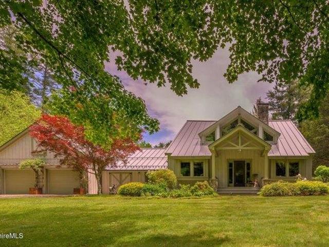 house with 4 bedroom, Lee MA ES104297509
