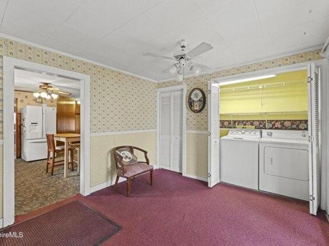 house with 4 bedroom, Lee MA ES105443223
