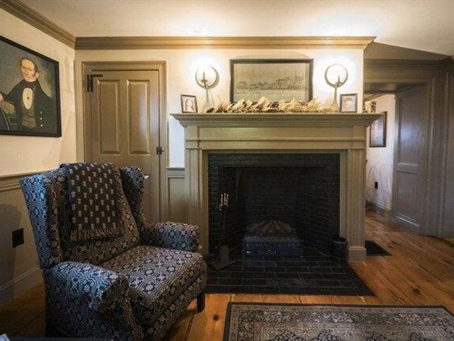 house with 4 bedroom, Leicester MA ES105365005