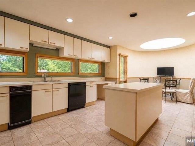 house with 4 bedroom, Lincoln Park NJ ES105422972
