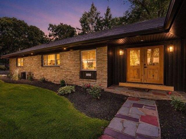 house with 4 bedroom, Longmeadow MA ES104569349