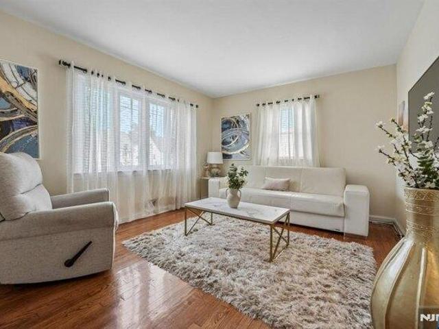 house with 4 bedroom, Lodi NJ ES105769251