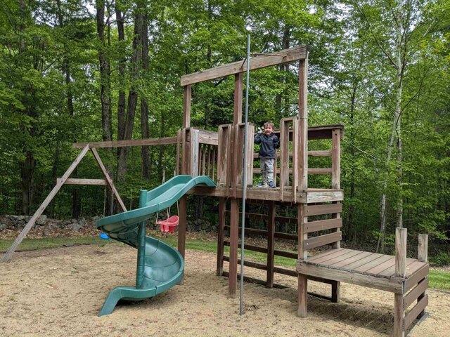 house with 4 bedroom, Loudon NH ES105439169