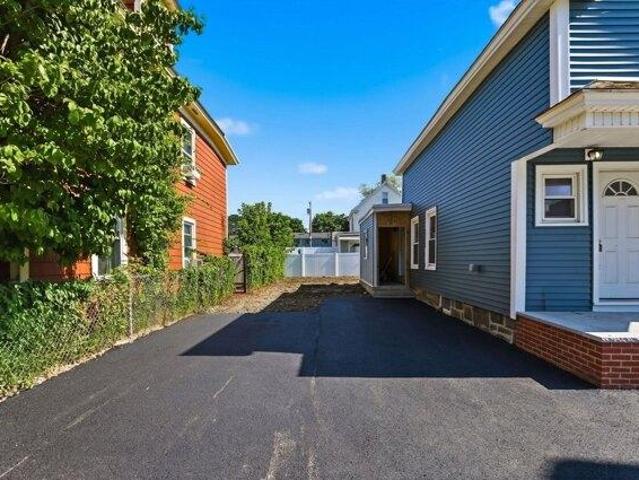 house with 4 bedroom, Lowell MA ES105609830