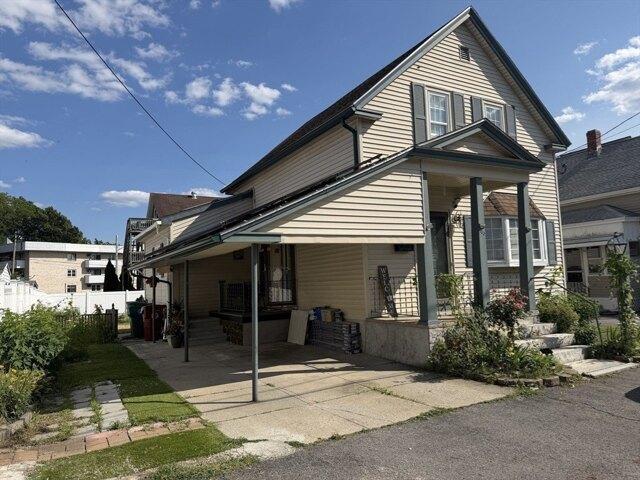 house with 4 bedroom, Lowell MA ES105317811
