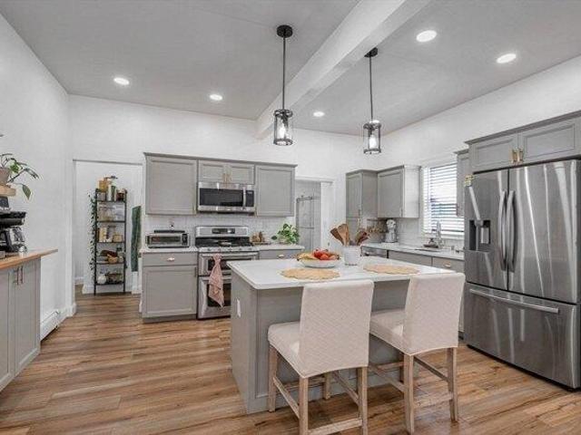 house with 4 bedroom, Lowell MA ES105367857
