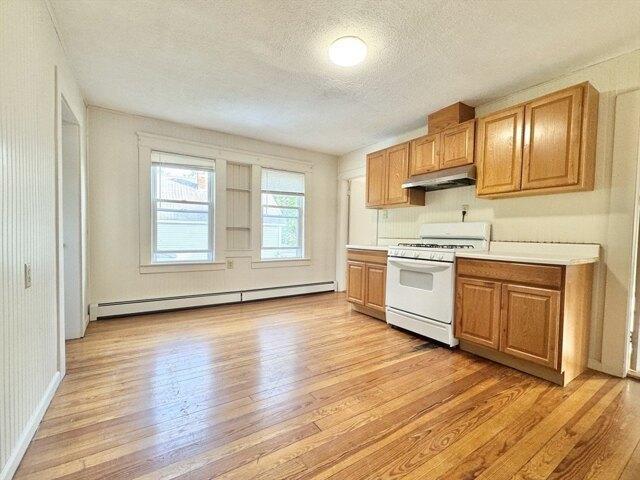 house with 4 bedroom, Lowell MA ES105386480
