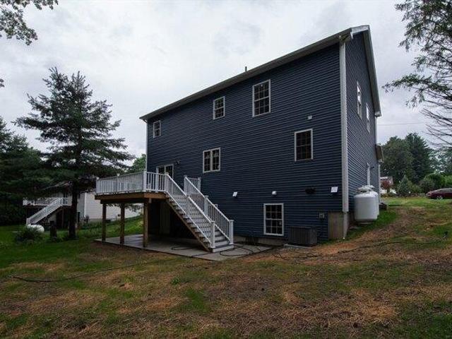 house with 4 bedroom, Ludlow MA ES105258821