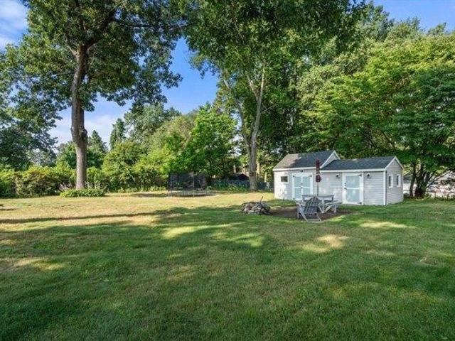 house with 4 bedroom, Ludlow MA ES105351392