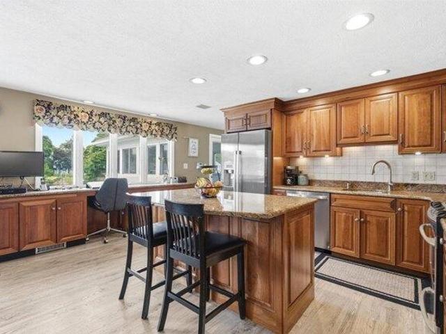 house with 4 bedroom, Lynn MA ES104567142