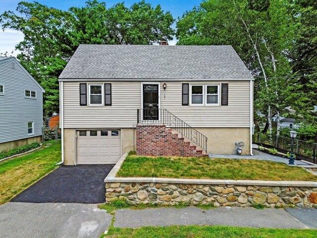 house with 4 bedroom, Lynn MA ES105516290