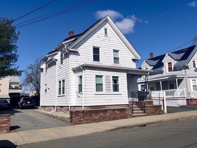 house with 4 bedroom, Lynn MA ES105559766