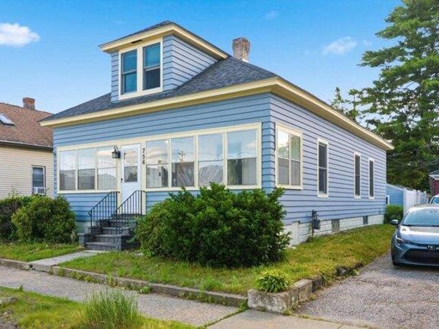 house with 4 bedroom, Manchester NH DS104332493