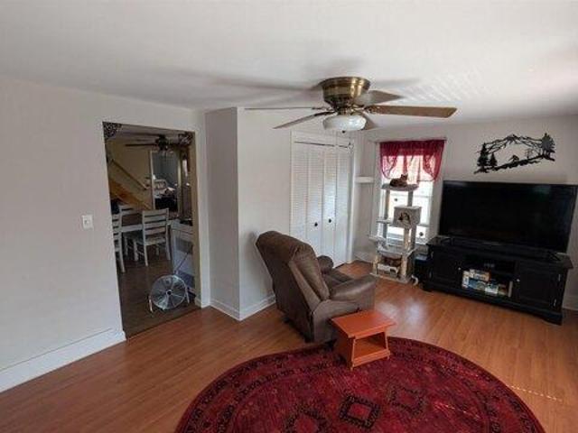 house with 4 bedroom, Manchester NH DS104445147