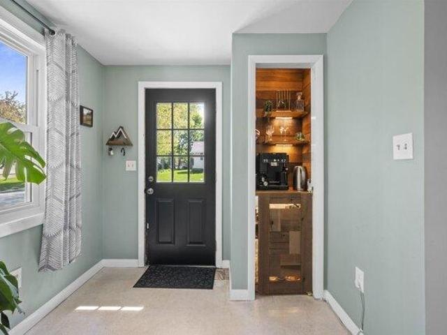 house with 4 bedroom, Manchester NH ES104148612