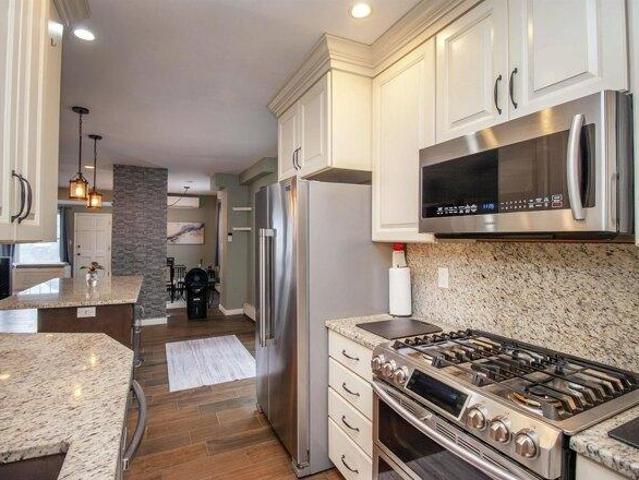 house with 4 bedroom, Manchester NH ES104411346